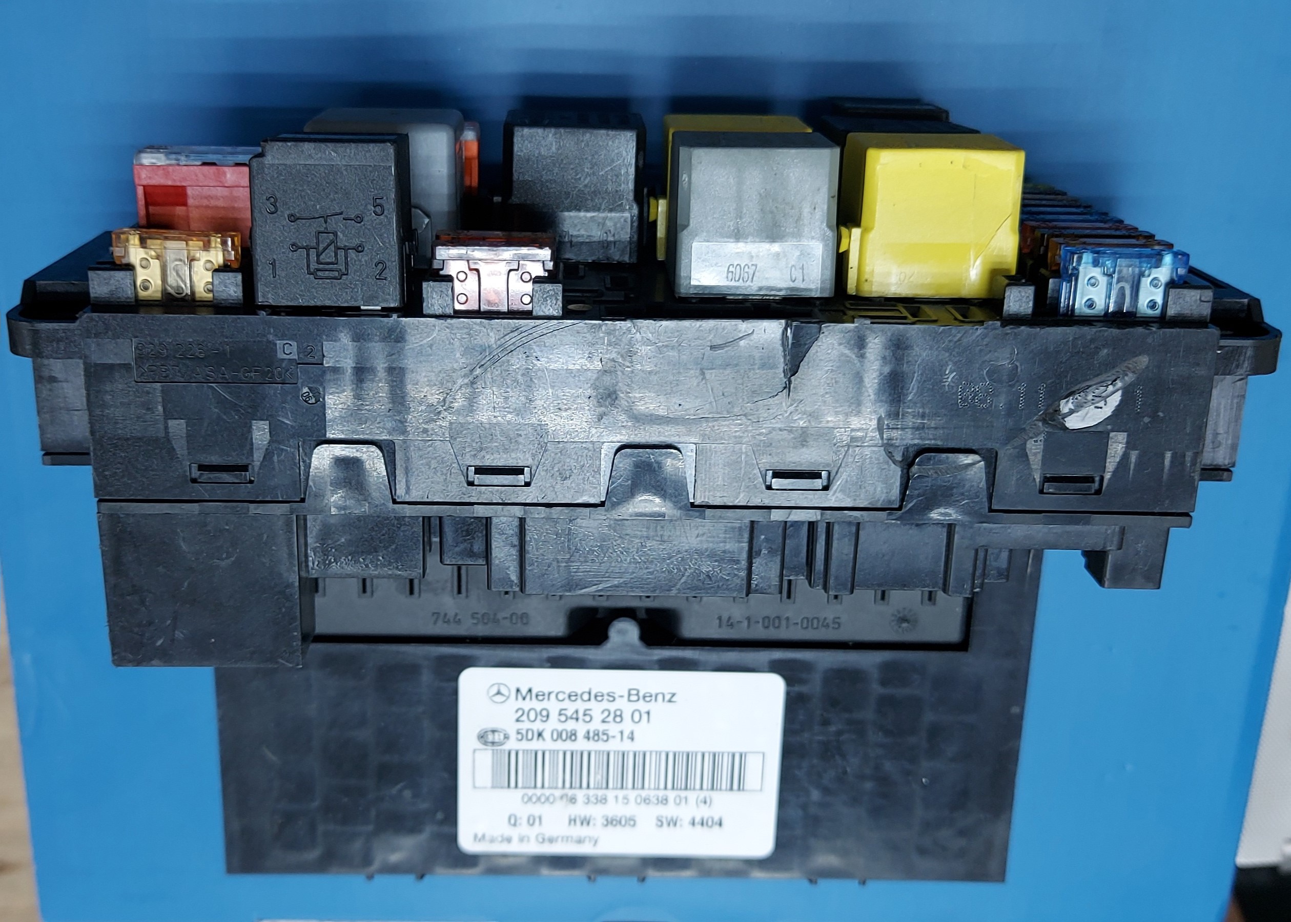 03-09 Mercedes W203 C230 CLK350 CLK55 AMG Front Fuse Relay SAM Module Box 2095452801 / #B004 