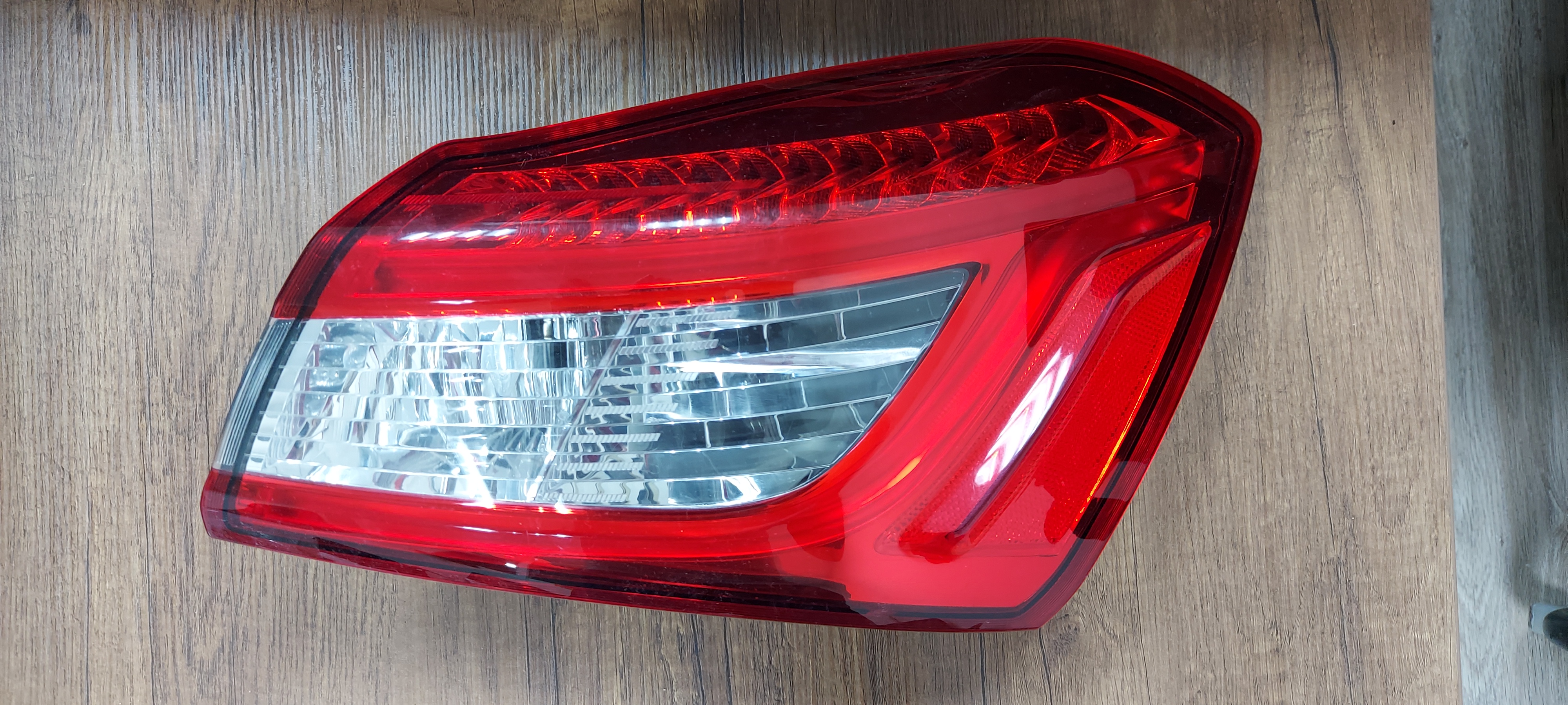 MASERATI GHIBLI SQ4 14-20 RIGHT OUTER QUARTER TAILLIGHT FIXED TURN BRAKE LAMP RH - #B001 - #B005 - #U402