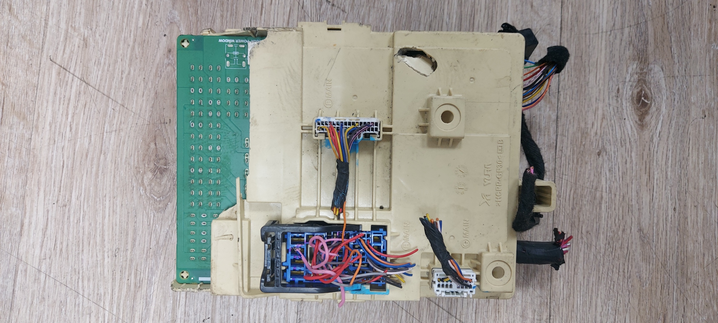 Junction Box Assembly I Panel - Hyundai SONATA (91950-L0300) / #U205