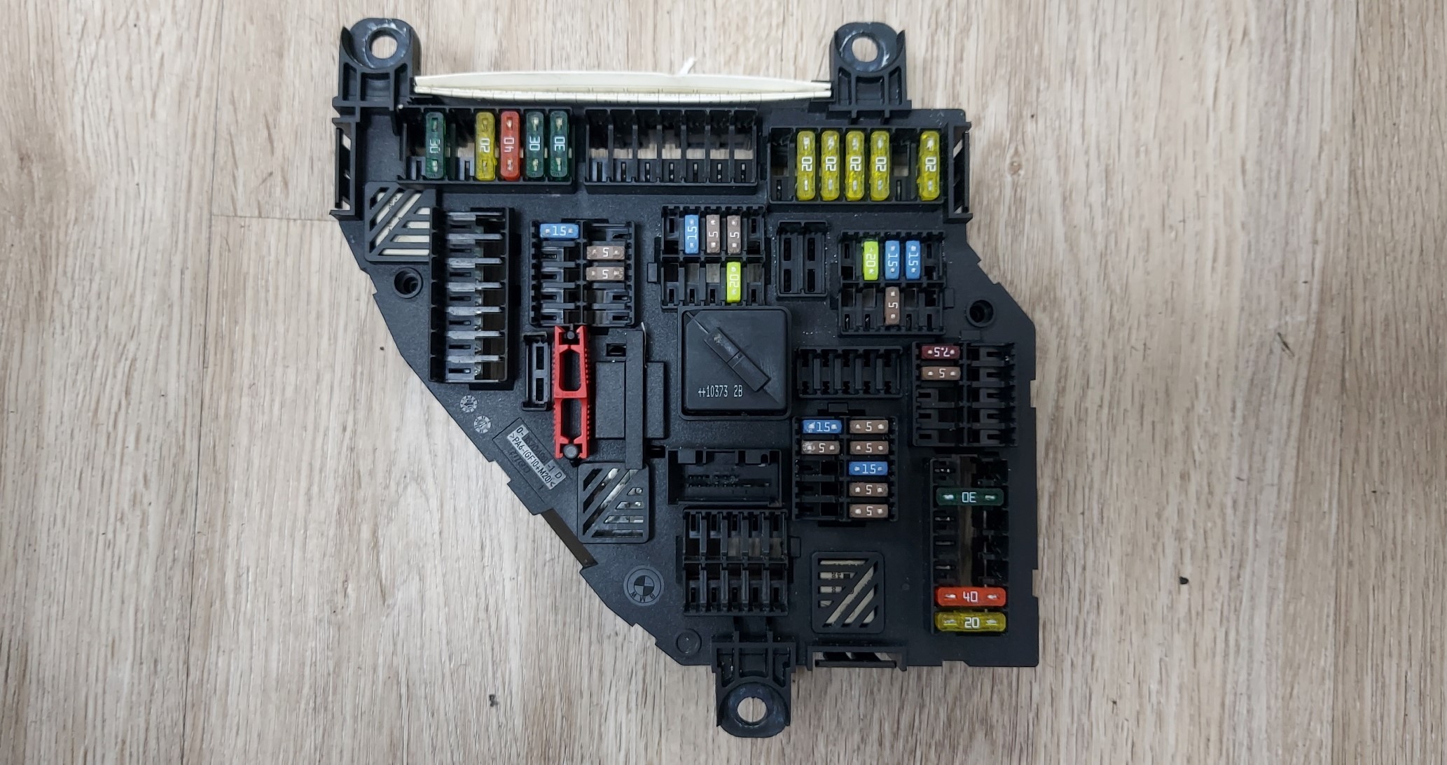 2011-2017 BMW X3 REAR TRUNK POWER DISTRIBUTION FUSE RELAY BOX / #B003