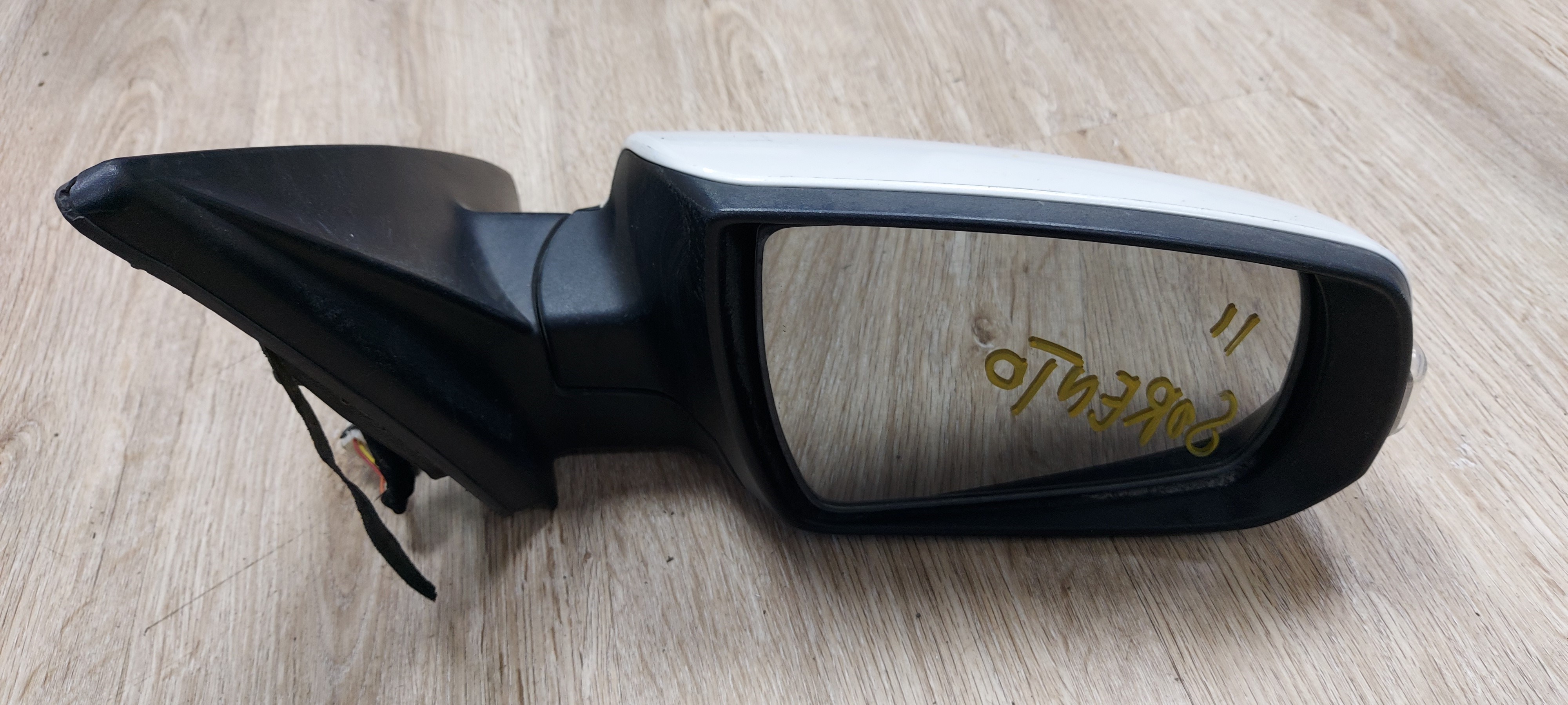 11-15 Kia Sorento RIGHT side Mirror - #U201